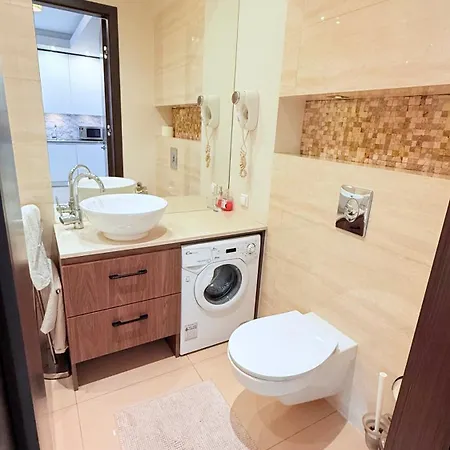 Platinum Towers Skyline View Aparthotel 4*